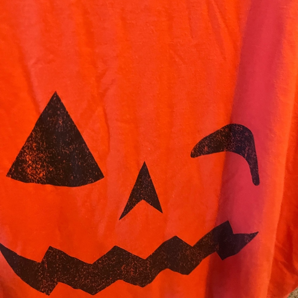 Maternity jack-o’-lantern top! 🎃 - Picture 3 of 4